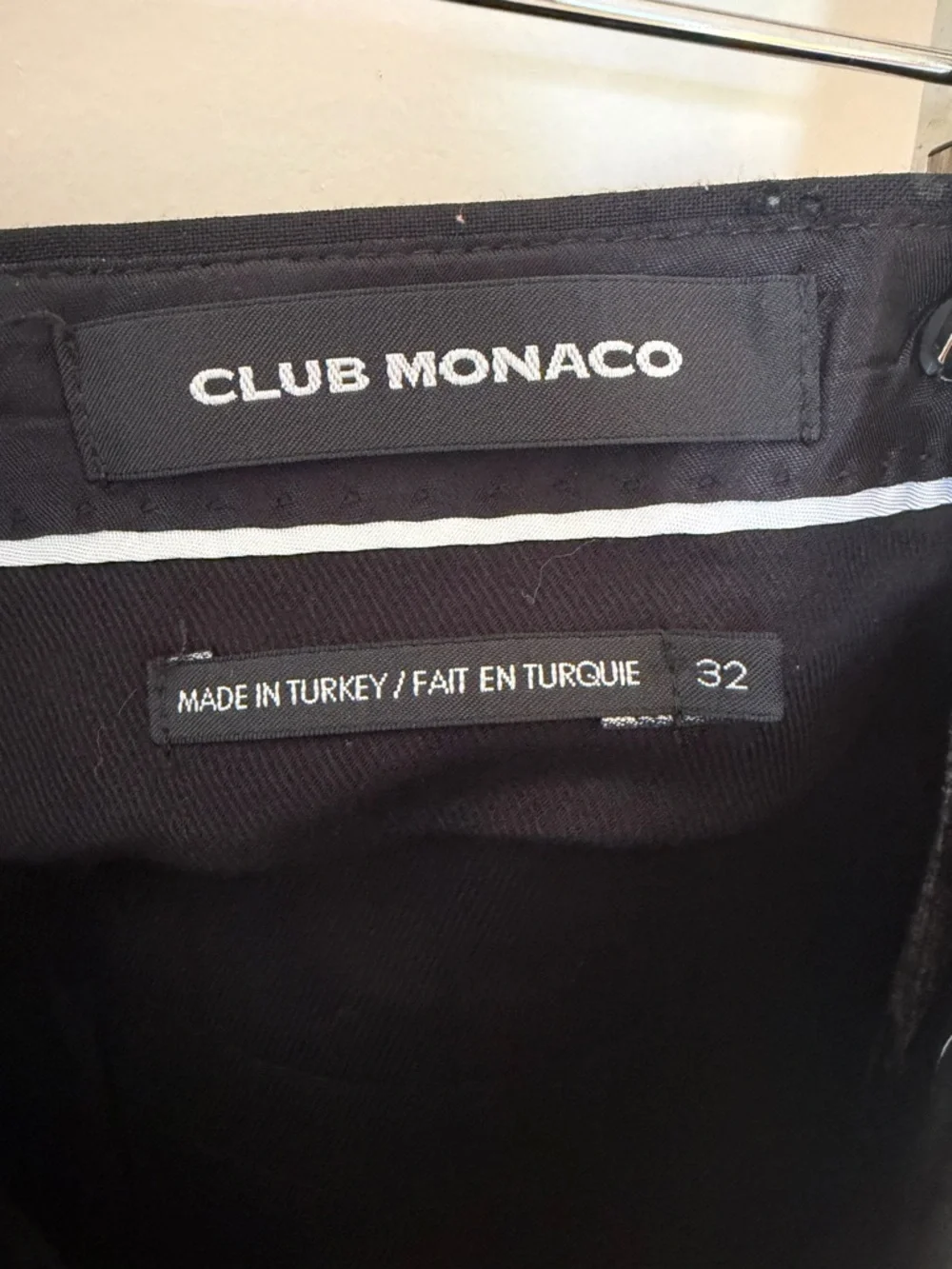 Club Monaco Black Wool Suit 40R/32 Slim Fit 2-Piece Classic